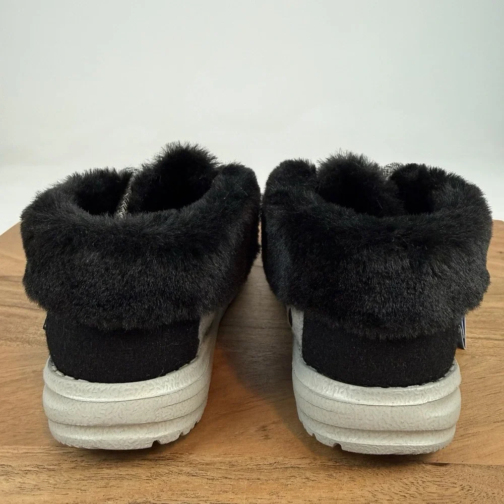 Hey Dude size 1y